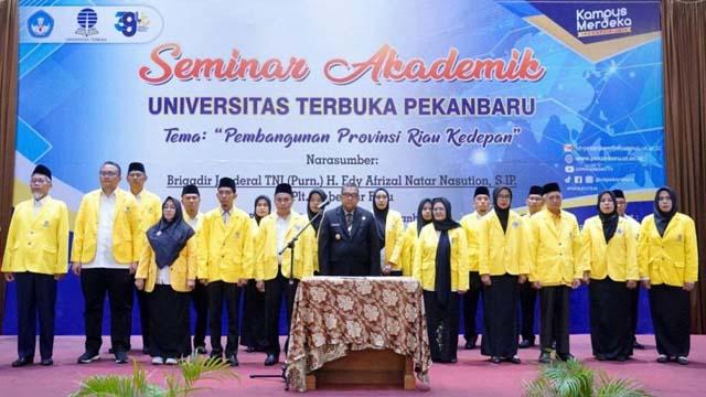 Edy Natar Nasution Dilantik Jadi Ketua Wilayah IKA UT Pekanbaru Periode 2023-2028
