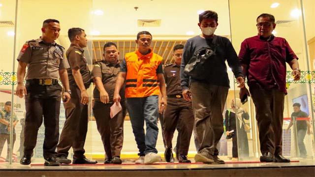 Tetapkan Tersangka, Kejati Riau Tahan Oknum Jaksa dan Polisi Terkait Dugaan Suap Narkotika ke Rutan