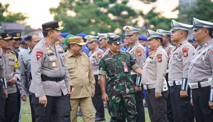 Pimpin Apel Gelar Pasukan Operasi Lilin 2023, Kapolda Riau Pastikan Kesiapan Pengamanan Nataru