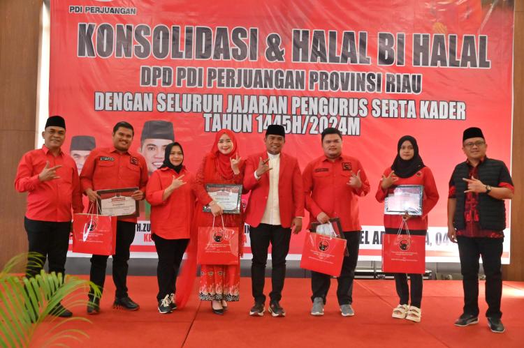 Bupati Kasmarni Hadiri Halal Bi Halal DPD PDI - P Riau