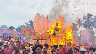 Tradisi Bakar Tongkang di Bagansiapiapi Riau Bius Puluhan Ribu Wisatawan